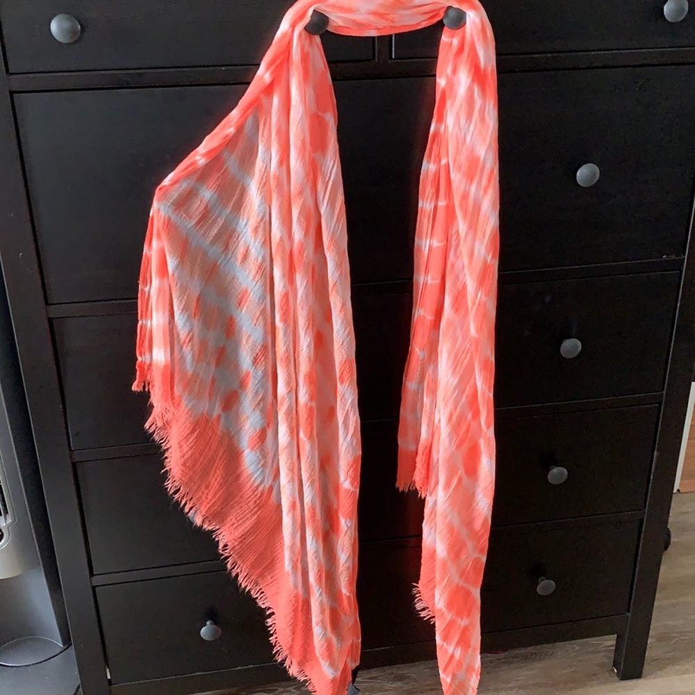 Steve Madden Tie-dye Scarf 🧣